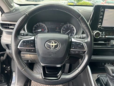 Used 2020 Toyota Highlander Limited AWD/4WD image 10