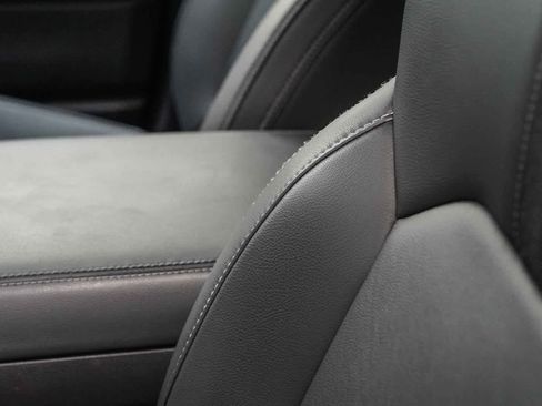 Used 2025 Honda Pilot EX-L image 19