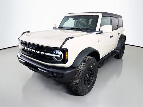 New 2026 Ford Bronco Outer Banks w/ Sasquatch Package image 3