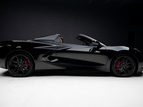 Used 2025 Chevrolet Corvette Stingray Convertible w/ 1LT image 38