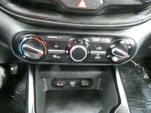 Used 2021 Kia Soul S FWD image 17