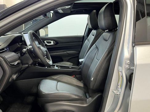 New 2025 Jeep Compass Limited w/ Driver Assist Group I image 13