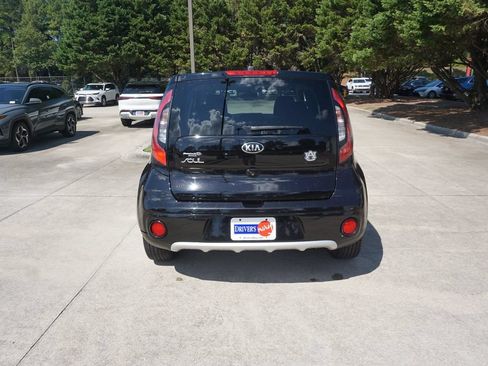 Used 2018 Kia Soul + FWD image 17