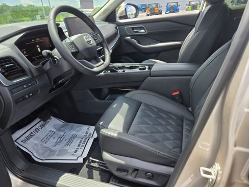 New 2026 Nissan Rogue Platinum w/ Platinum Premium Package AWD/4WD image 4