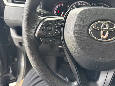 Used 2025 Toyota RAV4 XLE FWD image 18