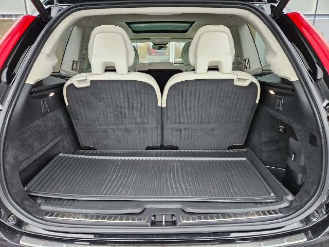 Used 2023 Volvo XC90 B6 Ultimate w/ Protection Package Premier AWD/4WD image 12