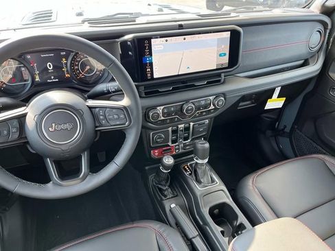 New 2025 Jeep Gladiator Rubicon image 14