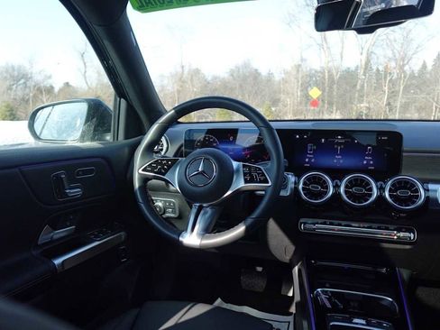 Used 2026 Mercedes-Benz GLB 250 4MATIC image 29
