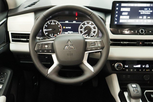 New 2026 Mitsubishi Outlander SE FWD image 20