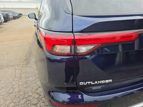 Used 2024 Mitsubishi Outlander SEL AWD/4WD image 34