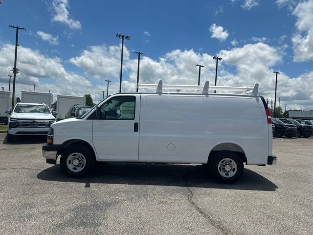 New 2026 Chevrolet Express 2500 w/ Communications Package RWD image 6