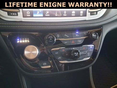 New 2026 Chrysler Pacifica Limited w/ Uconnect Theater Family Group AWD/4WD image 15