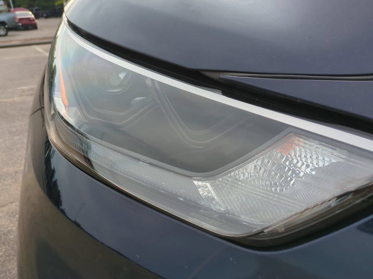 Used 2022 Toyota Highlander XLE AWD/4WD image 10