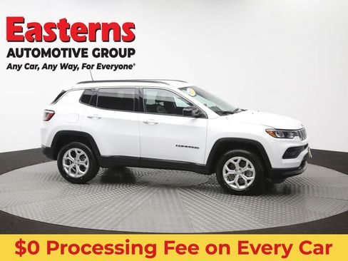 Used 2024 Jeep Compass Latitude AWD/4WD image 45