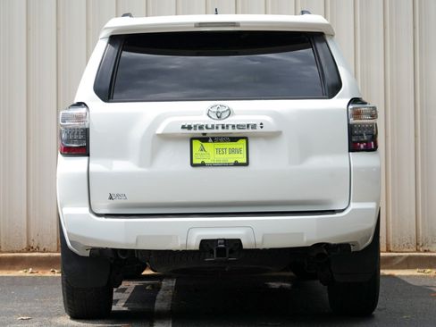 Used 2021 Toyota 4Runner SR5 Premium w/ Moonroof Package AWD/4WD image 10