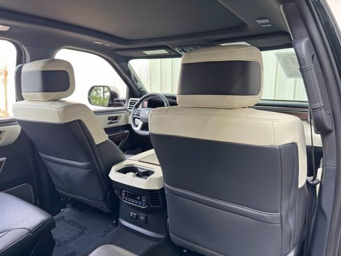 Used 2023 Toyota Sequoia Capstone AWD/4WD image 41