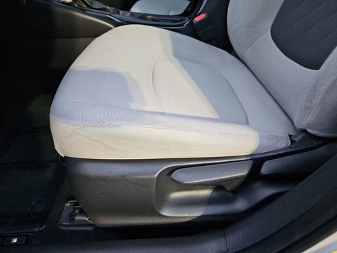 Certified 2022 Toyota Corolla LE image 17