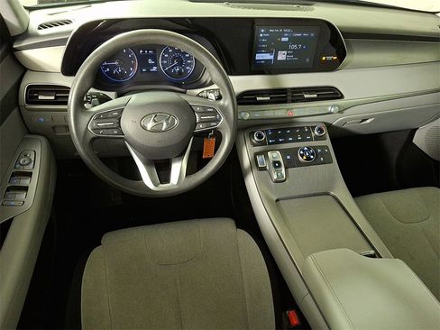 Used 2021 Hyundai Palisade SE w/ Winter Package image 2