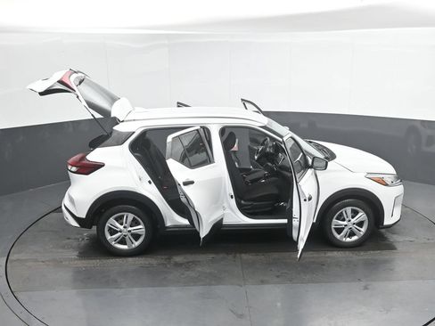 Used 2021 Nissan Kicks S FWD image 49