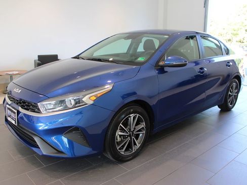 Used 2024 Kia Forte LXS w/ LXS Technology Package FWD image 13