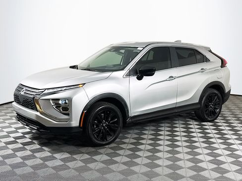 Used 2024 Mitsubishi Eclipse Cross LE AWD/4WD image 4