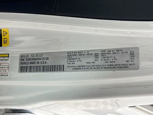 Used 2024 Jeep Wrangler Unlimited image 28