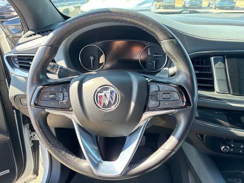 Used 2024 Buick Enclave Premium image 9