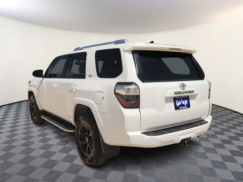 Used 2016 Toyota 4Runner SR5 Premium RWD image 3