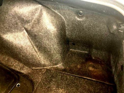 Used 2012 Dodge Challenger SXT image 33