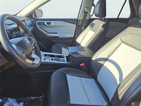 Used 2022 Ford Explorer XLT w/ Equipment Group 202A image 35