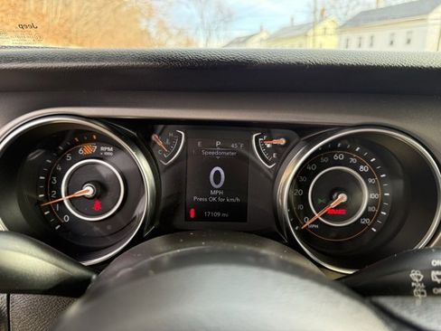 Used 2023 Jeep Wrangler Sport image 7