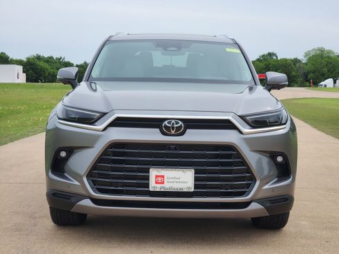 Used 2025 Toyota Grand Highlander AWD image 6