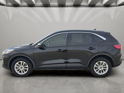 Used 2022 Ford Escape SE w/ Cold Weather Package image 2