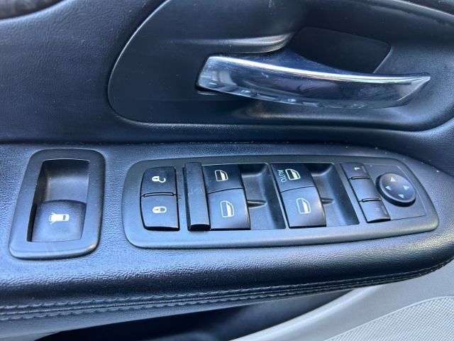 Used 2013 Dodge Grand Caravan Crew w/ Safety Sphere Group FWD image 18