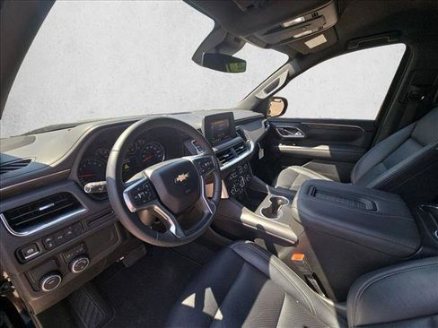 Used 2024 Chevrolet Suburban LS RWD image 10