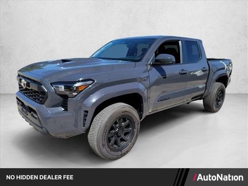 Used 2025 Toyota Tacoma TRD Sport AWD/4WD image 1