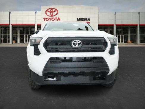New 2025 Toyota Tacoma SR image 3