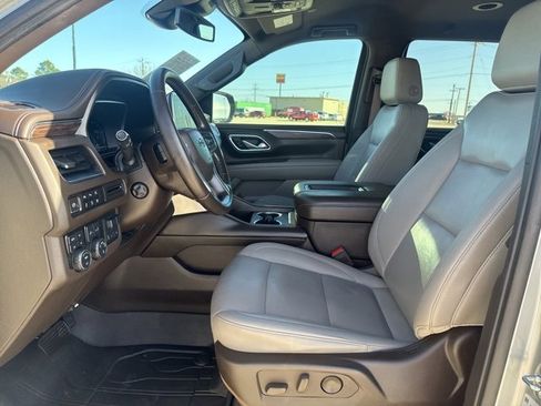 Used 2023 Chevrolet Tahoe Z71 w/ Z71 Off-Road Package image 2