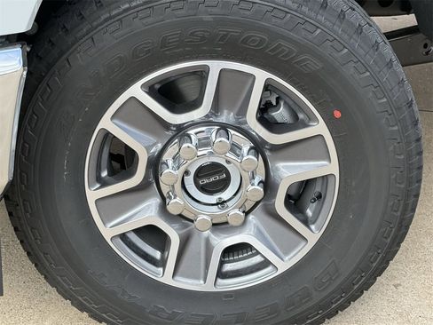 New 2026 Ford F250 Lariat w/ FX4 Off-Road Package image 29