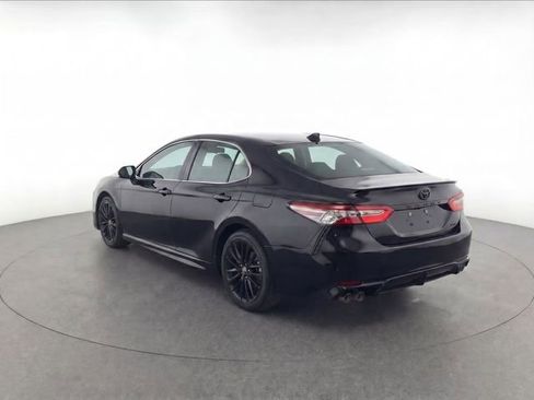 Certified 2022 Toyota Camry XSE FWD image 7