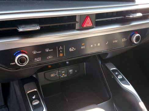 Used 2026 Kia Sorento S AWD/4WD image 16