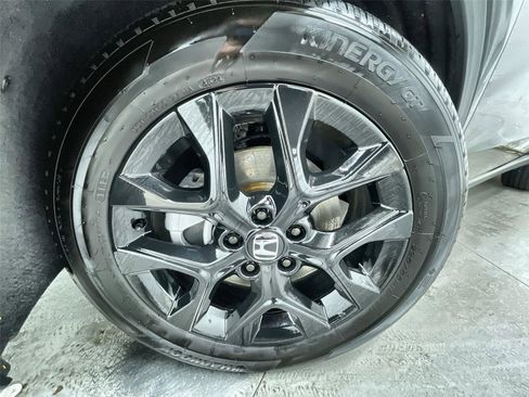 Certified 2025 Honda HR-V Sport image 10