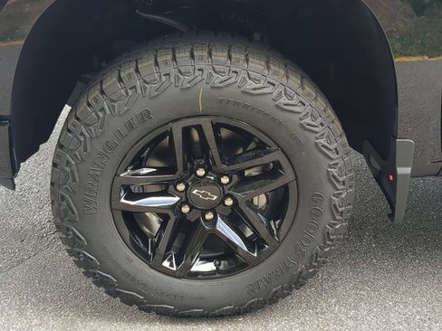 New 2026 Chevrolet Silverado 1500 Custom Trail Boss w/ Dark Appearance Package AWD/4WD image 10