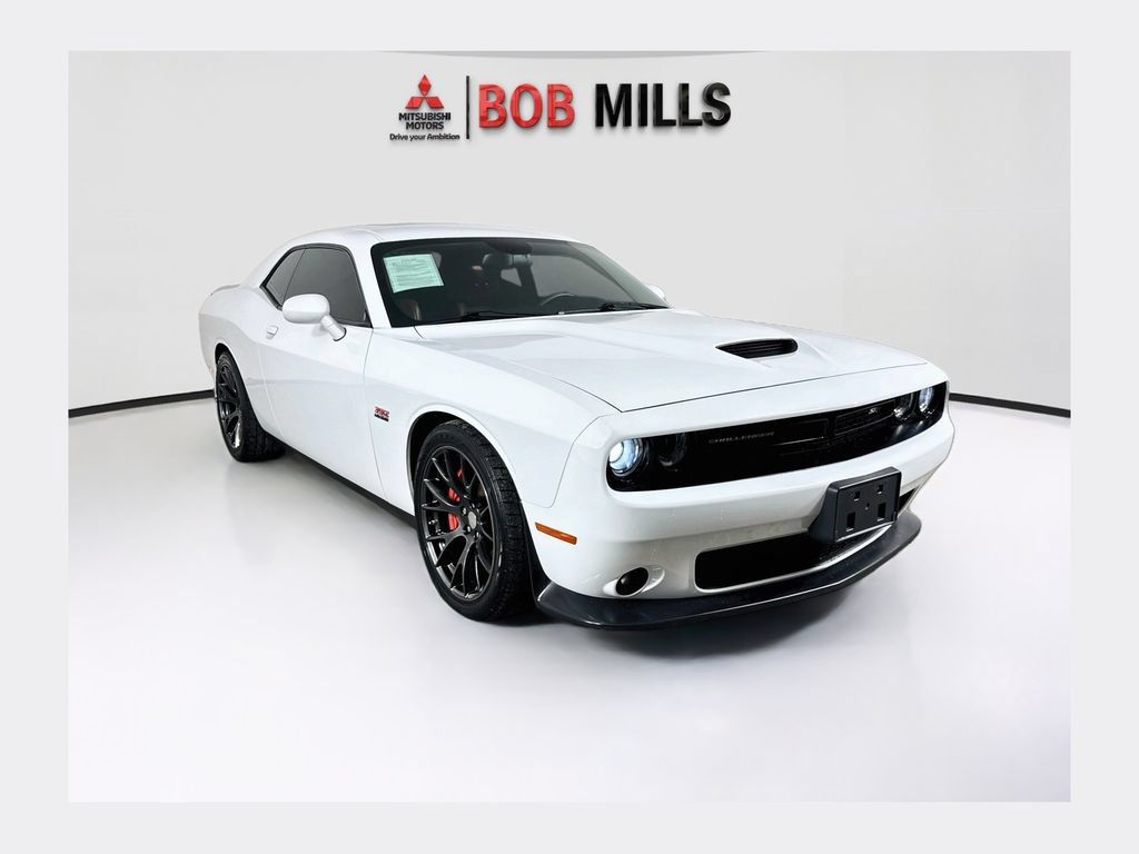 Used 2016 Dodge Challenger SRT w/ Technology Group RWD image 1