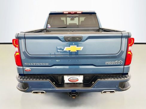 Used 2024 Chevrolet Silverado 1500 High Country w/ Technology Package AWD/4WD image 5