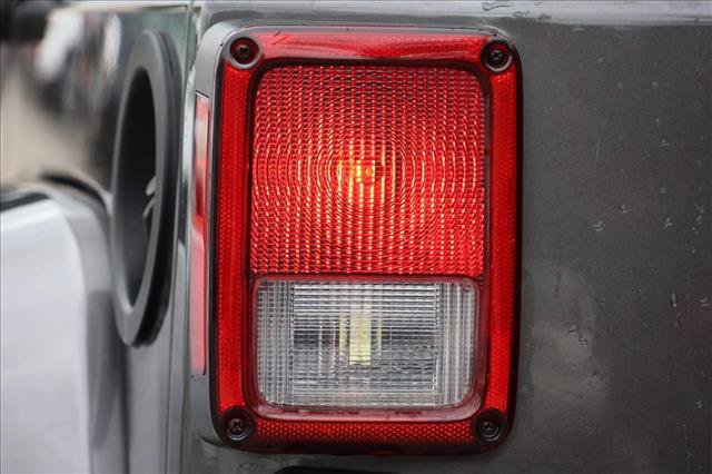 Used 2014 Jeep Wrangler Unlimited Sahara AWD/4WD image 11