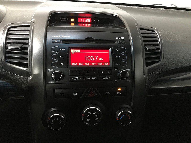 Used 2013 Kia Sorento LX w/ Value Pkg FWD image 27