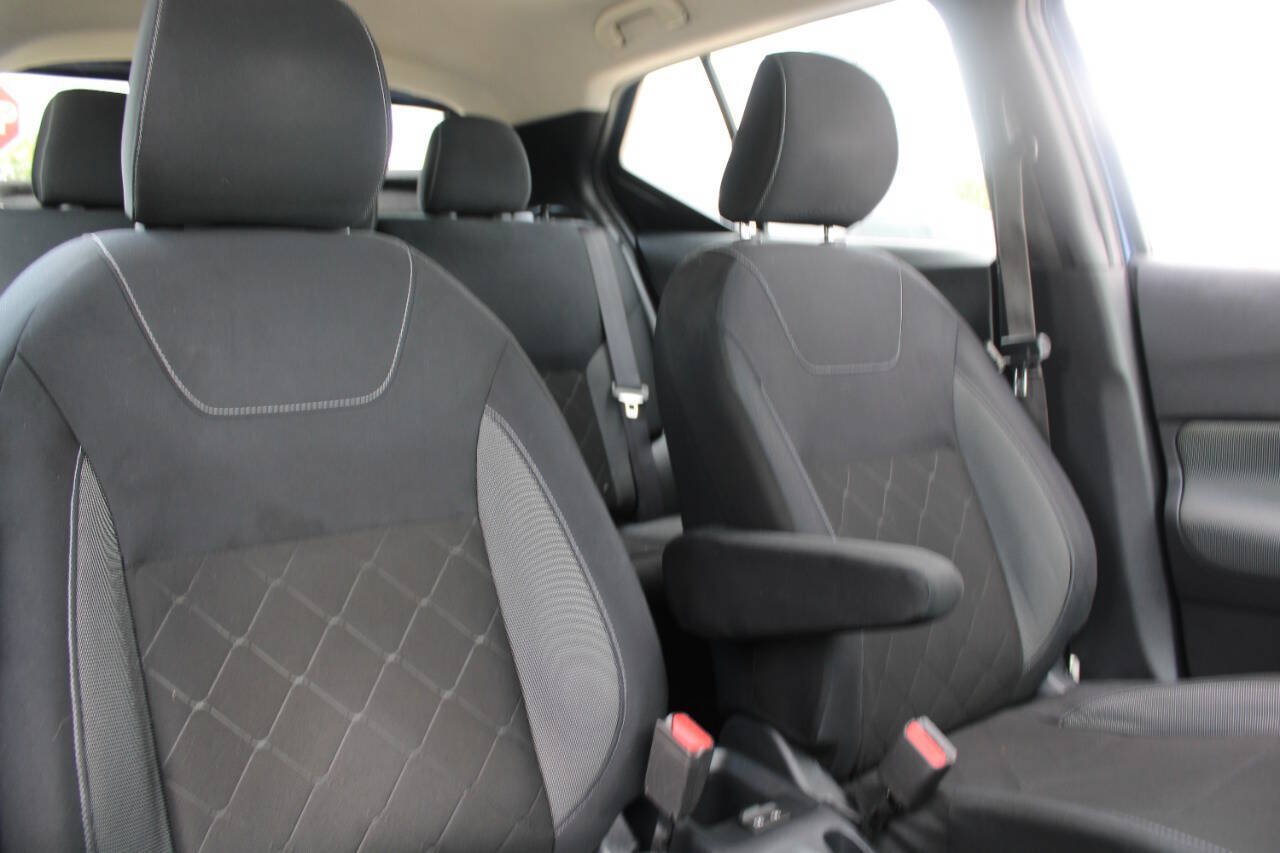 Used 2019 Nissan Kicks SV FWD image 11