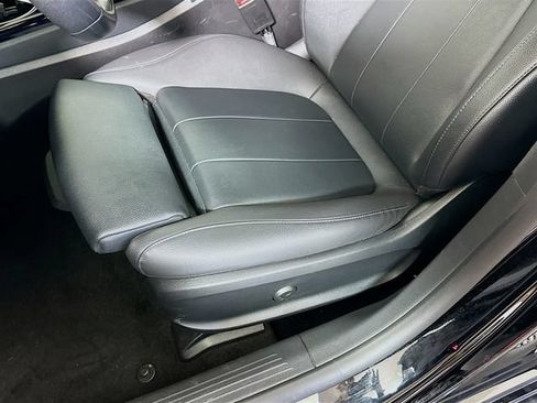 Used 2025 Mercedes-Benz CLA 250 image 21