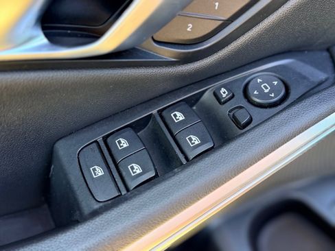 Used 2020 BMW 330i Sedan w/ Convenience Package image 11